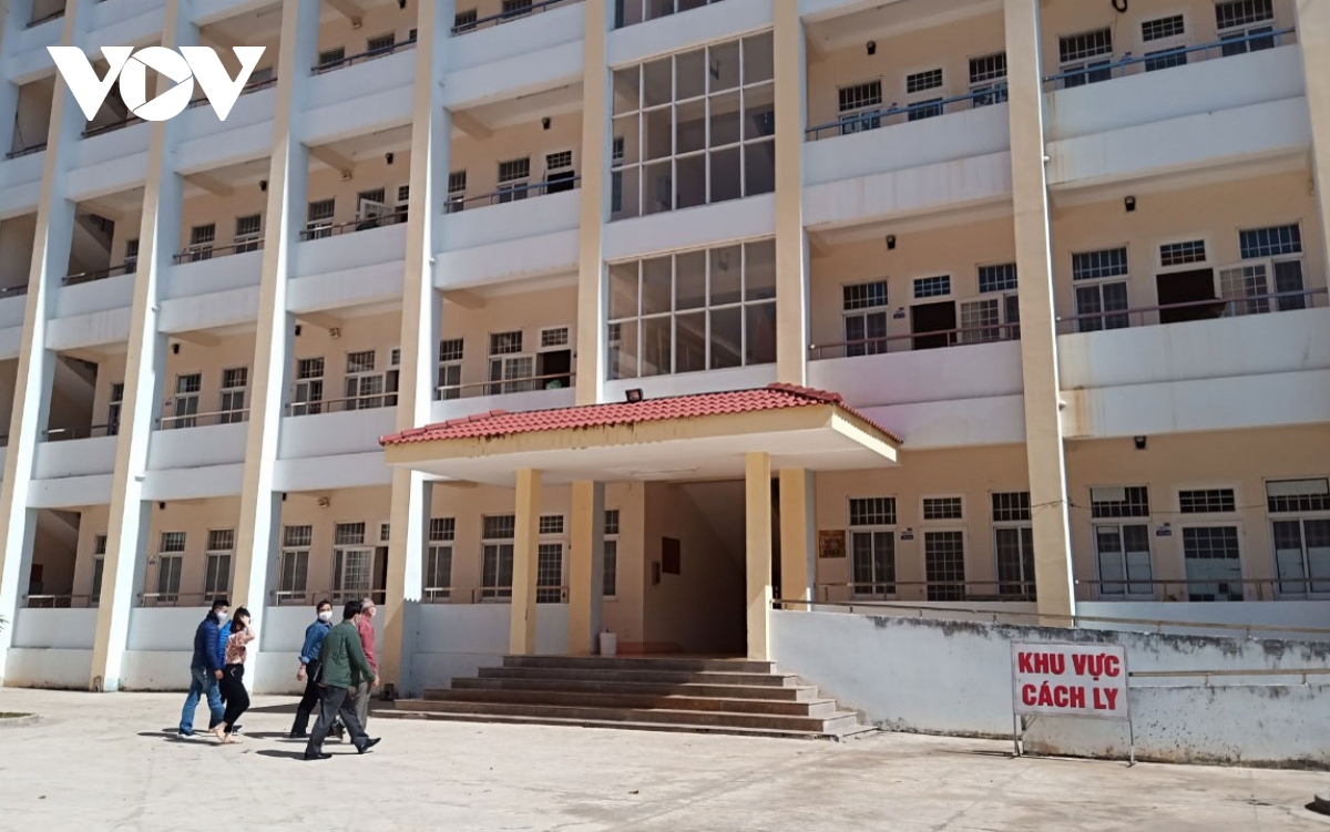 Vietnam extends COVID-19 quarantine to 21 days